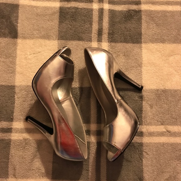 🌟3 for $20🌟Silver heels - Picture 6 of 6